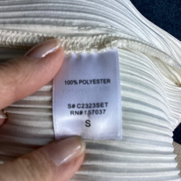 Oversized Plisse Polyester Cream Colored Blouse - Small - Picture 6 of 7